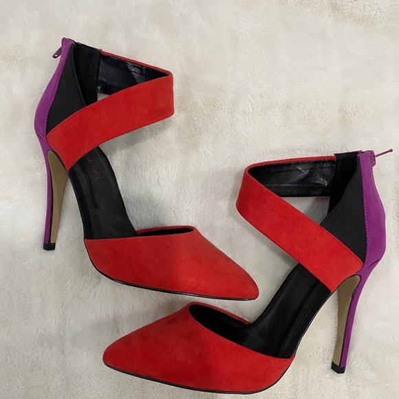 Pointy toe heels - Picture 1 of 3